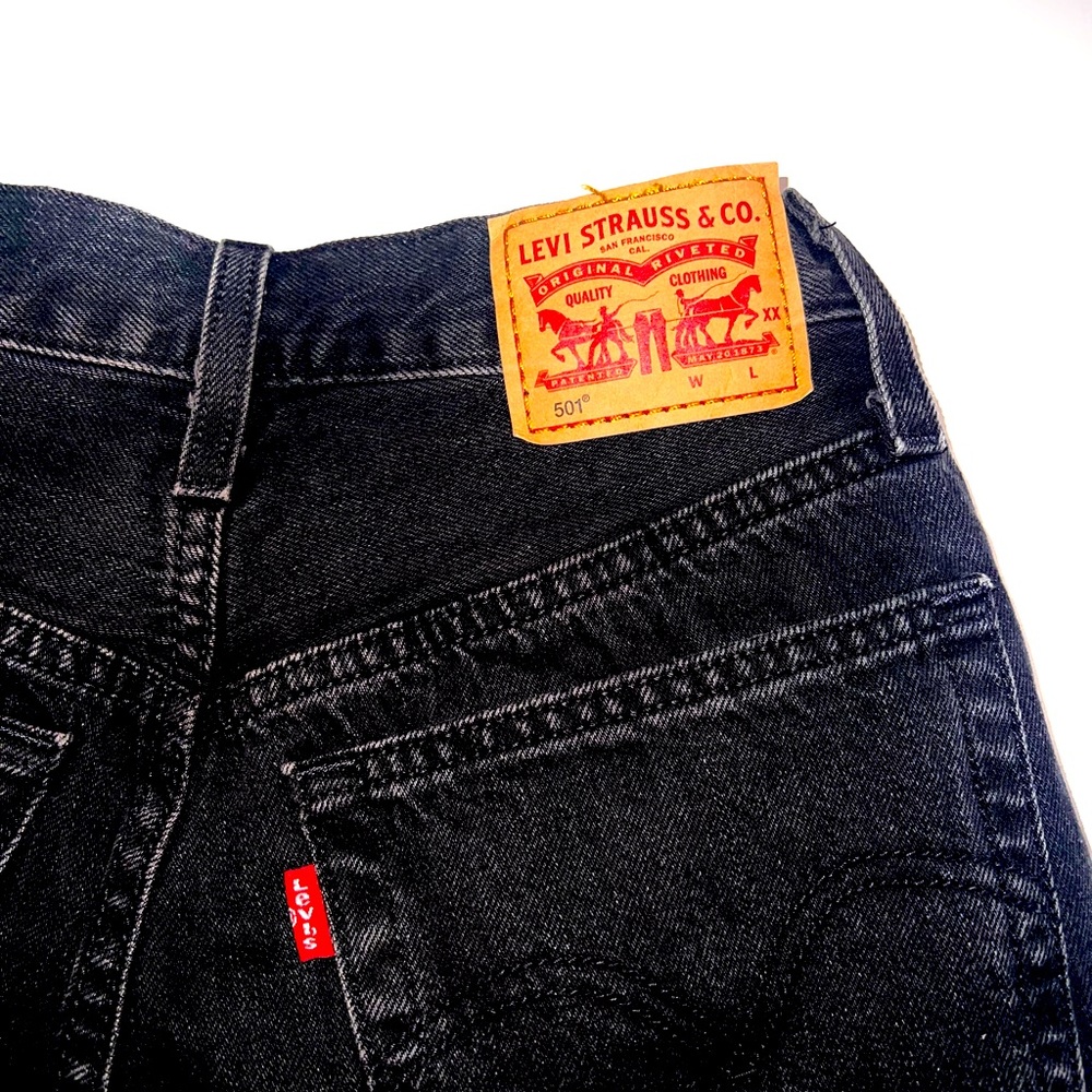 LEVI’s denim shorts